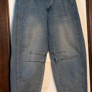 Source Unknown Women’s barrel leg Light Blue Denim Jeans